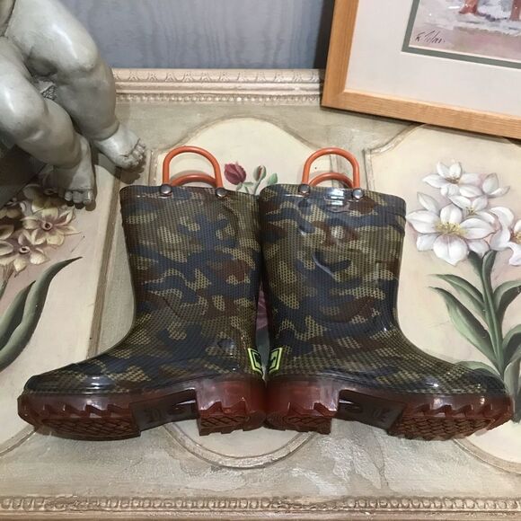 Western Chief Light Up Rain Boots Olive Mesh Camo Sz 5/6 NWOB - Picture 7 of 14